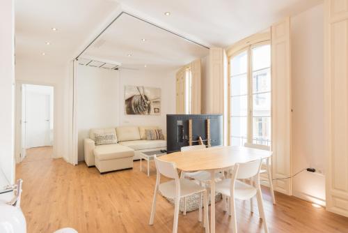 Urbe10 Plaza de la Constitucion 1 Bedroom Apartment, Malaga