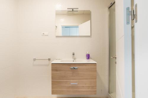 Urbe10 Atarazanas Premium Loft 4 - image 11