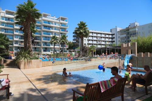 UHC ACACIAS APARTMENTS SALOU - main image