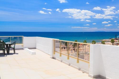 UHC ACACIAS APARTMENTS SALOU - image 9