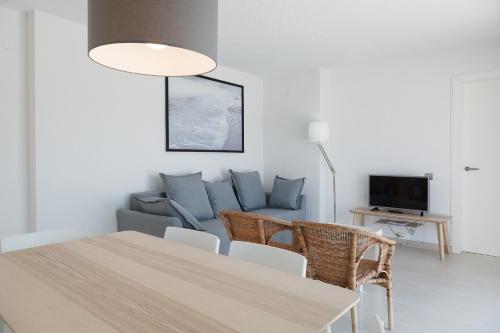UHC ACACIAS APARTMENTS SALOU - image 12