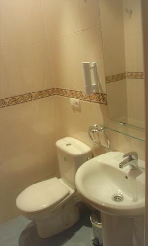La Perla Granada Suites - image 6