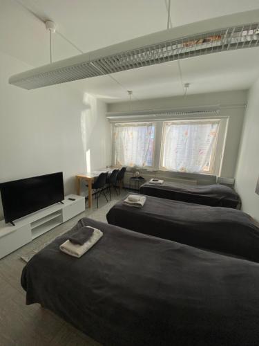 3 twin beds