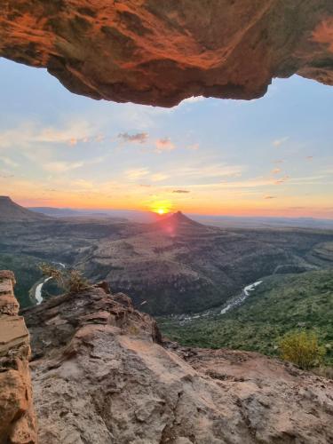 Kings View Cave