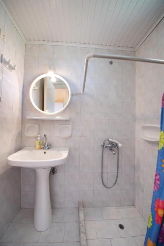 Artemis Pension – Ligia, GA