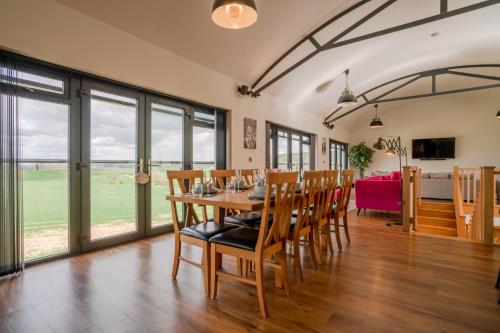 บริการและสิ่งอำนวยความสะดวก, Lower Lodge Barn in อัลเชสเตอร์