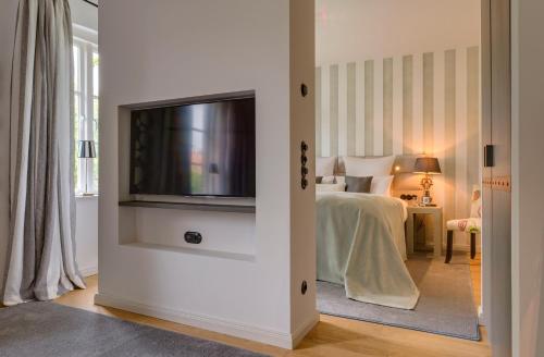 1 queen bed