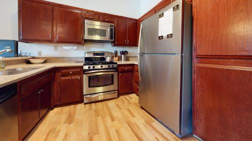 Mammoth Estates 3 Bdrm Condos - Walking Distance to The Village Gondola Station - image 5