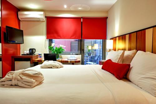 2 twin beds