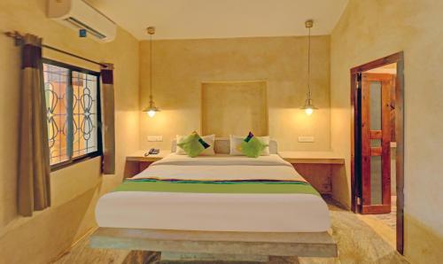 Treebo Morjim Banyan Resort With Swimming Pool