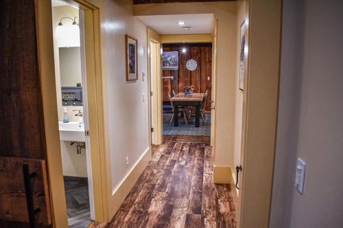 Brook Road Inn - image 8