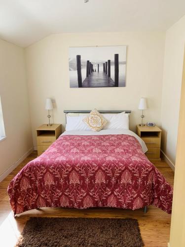 Cunard Apartments - image 2