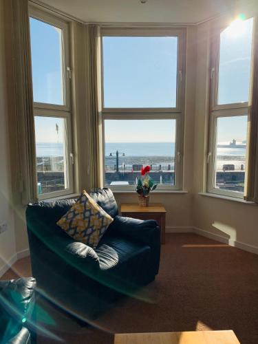 Cunard Apartments - image 7