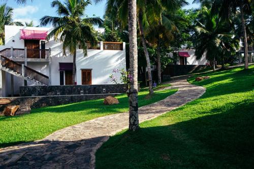 UTMT - Underneath The Mango Tree Spa & Beach Resort, Dickwella (photo 9)