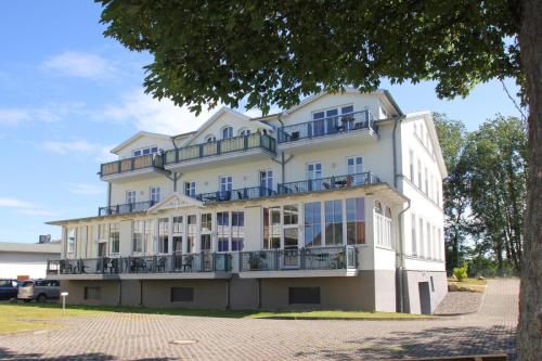 F-1063 Stachelbeerbluete in Glowe