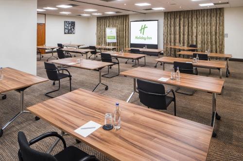 Holiday Inn Peterborough West an IHG Hotel - image 7