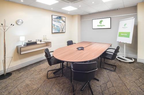 Holiday Inn Peterborough West an IHG Hotel - image 2