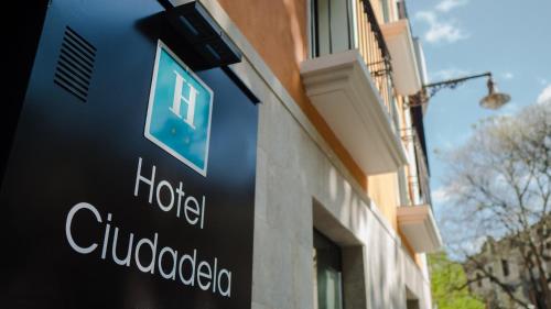 Bejárat, Hotel Ciudadela Pamplona in Pamplona