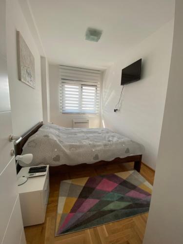 One-Bedroom Apartment image 7