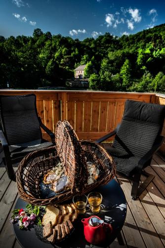 ระเบียง/ชานเรือน, Le Volcan des Sens, chambres d'hotes de luxe et SPA privatif in แซงต์ เนกแตร์