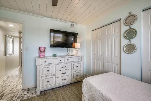 Pinnacle Port A502 condo