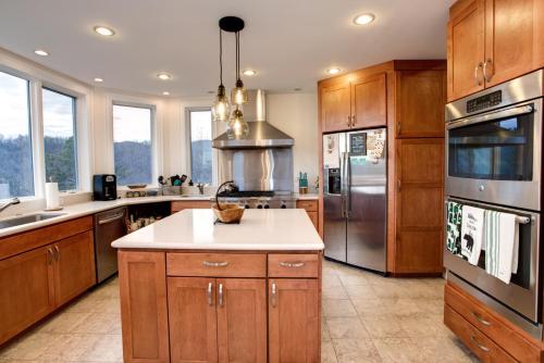 Burnt Ridge Retreat - image 6