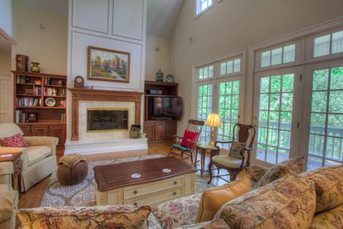 Deerhaven Hideaway - main image