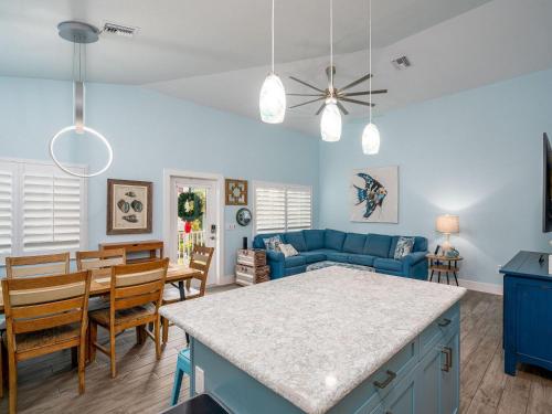 261 Delmar Ave by Coastal Vacation Properties - image 3