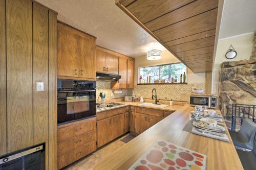 Pioneer Cabin Getaway - Ski Golf and Hike! - image 4