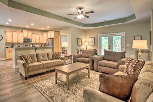 Tallassee Creekside Cabin with Forest Views! in Tallassee, USA