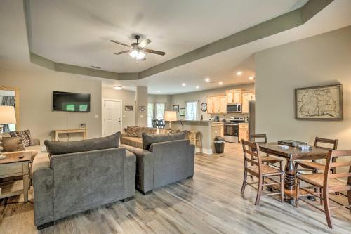 Tallassee Creekside Cabin with Forest Views! in Tallassee, USA