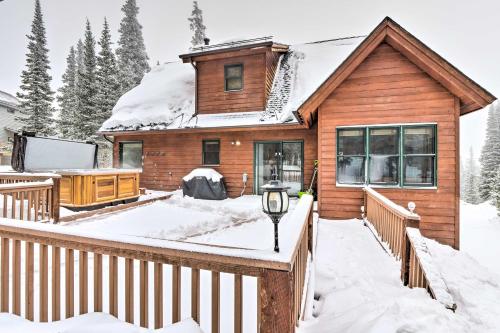 12 Mi to Breckenridge Ski Resort Cabin with Hot Tub