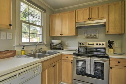 Raleigh ITB Home - Mins to Downtown and North Hills! in Raleigh, USA
