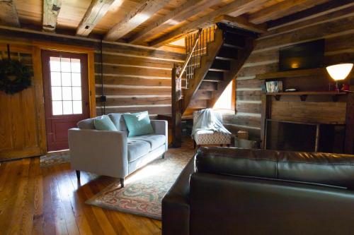Papa Bear Cabin at Three Bear Holler