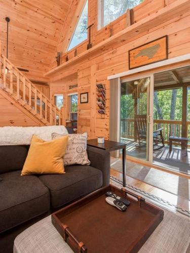 Waterfall Retreat - image 4