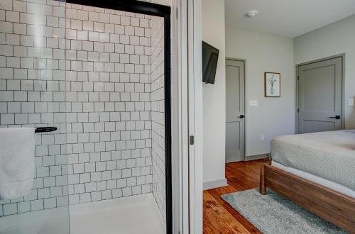 Broadway Loft 210 - image 3