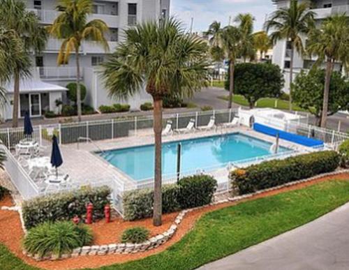 Royal Pelican #312 by Coastal Vacation Properties - image 4