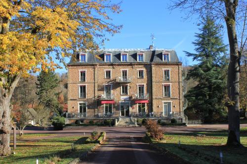 Logis Hôtel & Restaurant - Le Manoir de Sauvegrain - Hôtel - Saint-Lambert