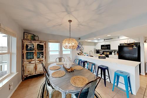 Canal Home Home - image 6