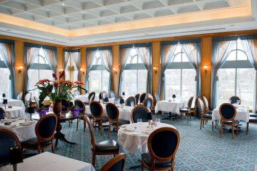 Ресторан, The Waterside Inn in Міссісага (Онтаріо)