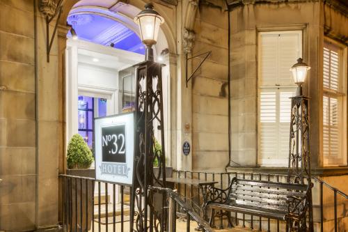 Hotel 32 - image 11