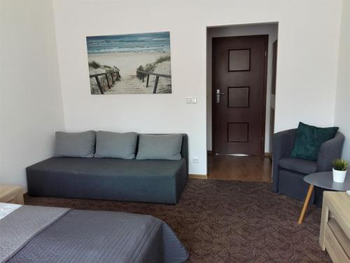 Triple Room with Balcony image 3