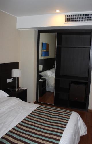 Standard  Double Room image 2