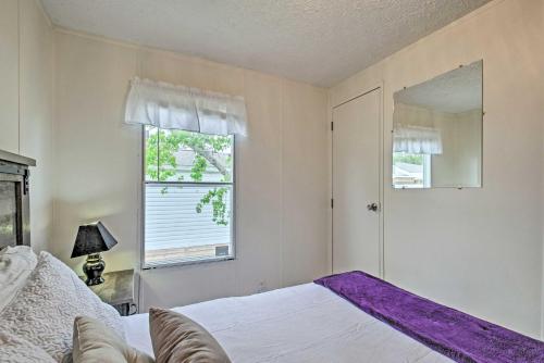 Pet-Friendly Pensacola Home with Outdoor Seating - image 10