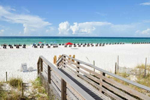 Resort Gulf Getaway - Pool & Spa - Walk to Dining condo - main image