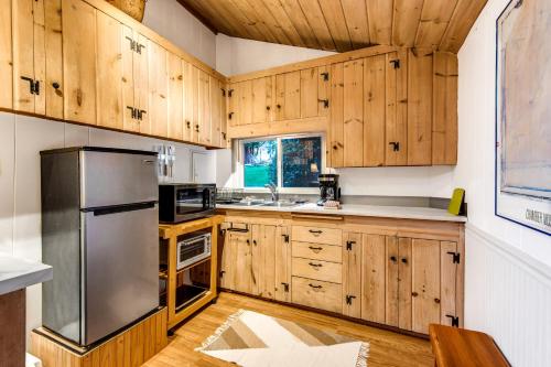 Cozy Cottage by the Sea - image 7