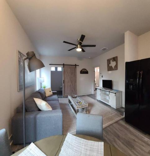 Simple Canyon Lake Stays RB