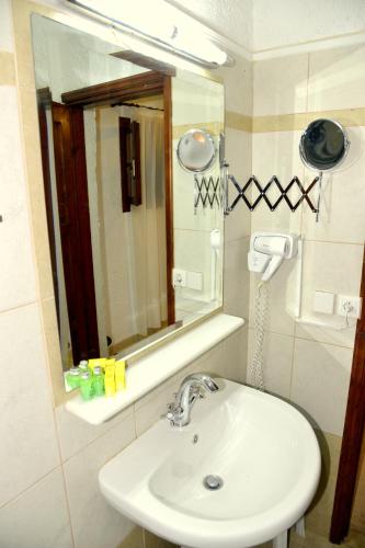 Filoxenia Villa - image 2