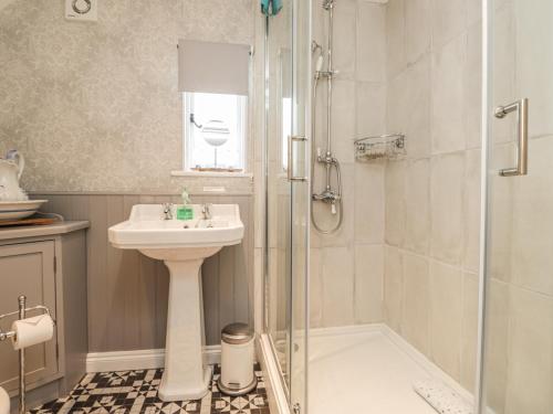 Rose Cottage Deal - image 13