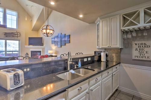 Fantastic Frisco Retreat about 1 Mile to Main St! - image 2